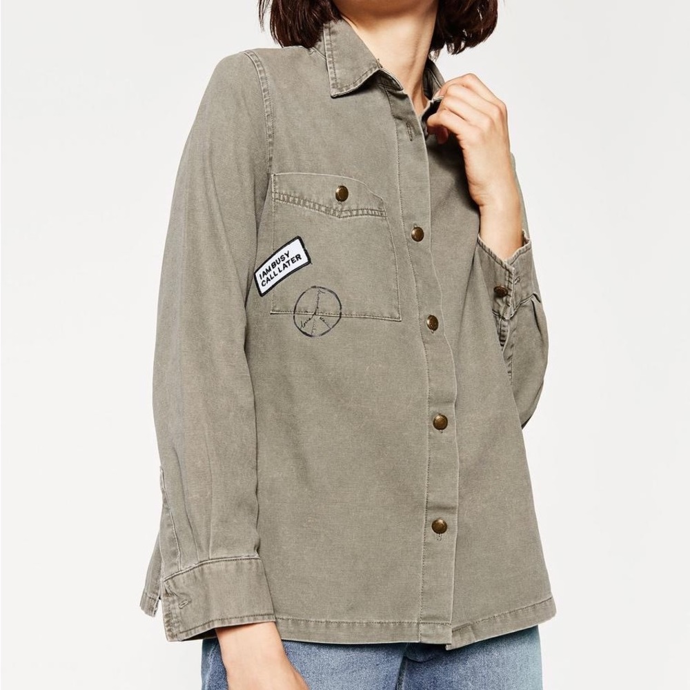 5/$25 Zara Acid Wash Khaki Green Patch Detail Button Front Cotton Shirt Size XS